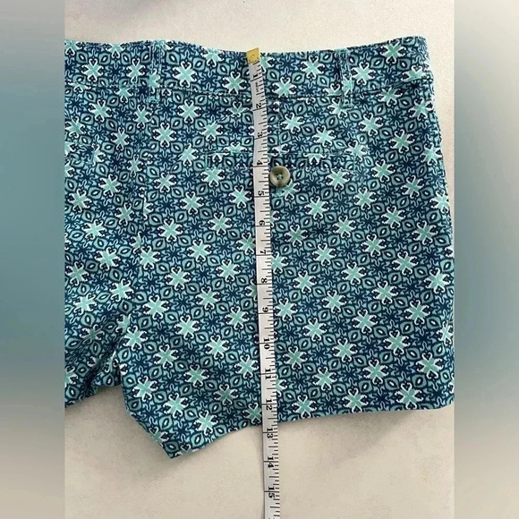 Lord & Taylor/ Shorts/ Patterned/ Size  US 10 - Picture 9 of 9